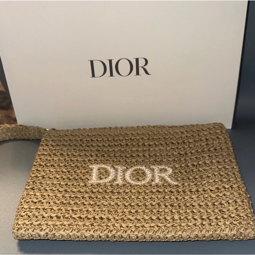 Dior Raffia Clutch - Picture 4 of 7
